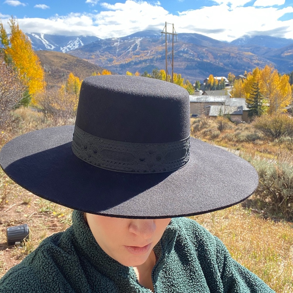 The Sierra black hat Lack of color size L